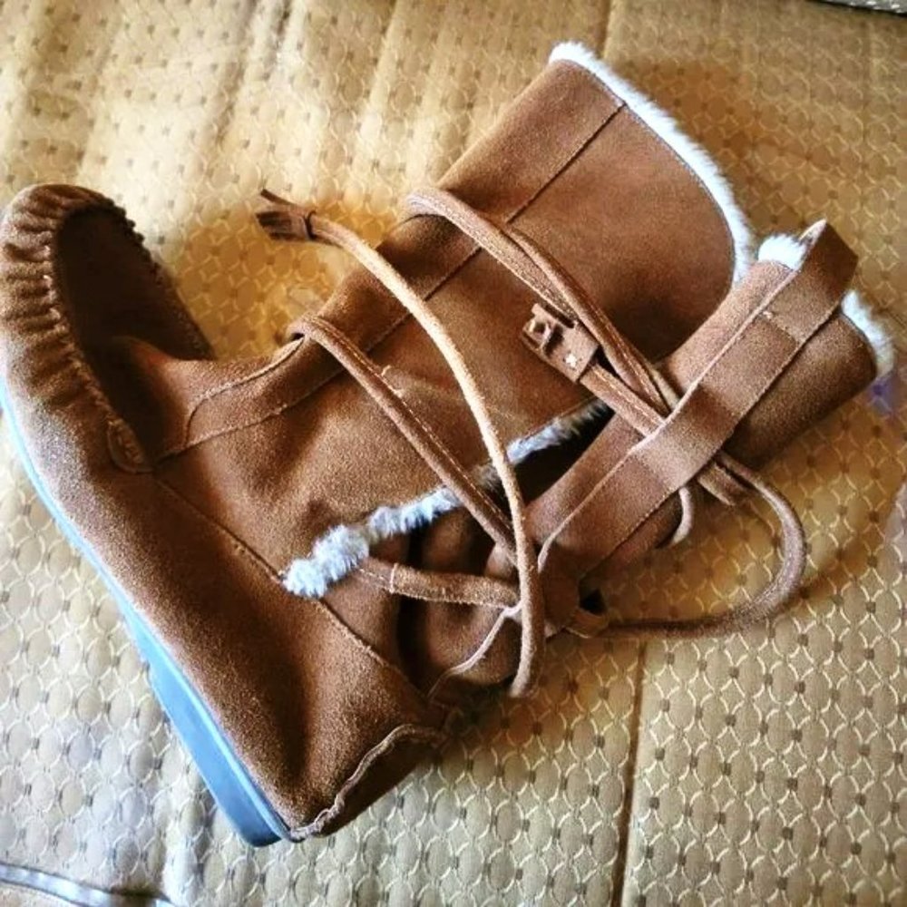 dELiA*s Brown Faux Suede Faux Fur Lined Boots, 9